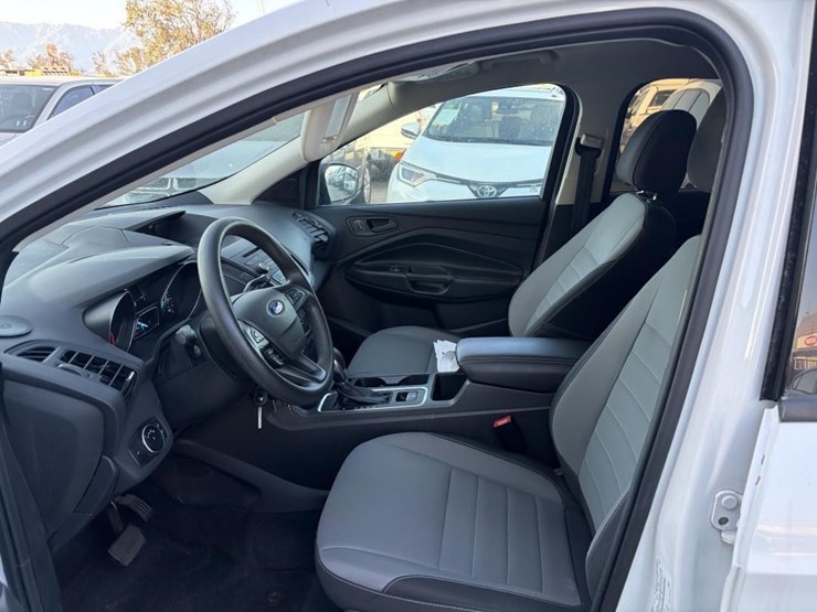 2017-ford-escape-image-9