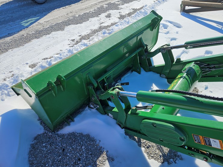 2017-john-deere-620r-image-8