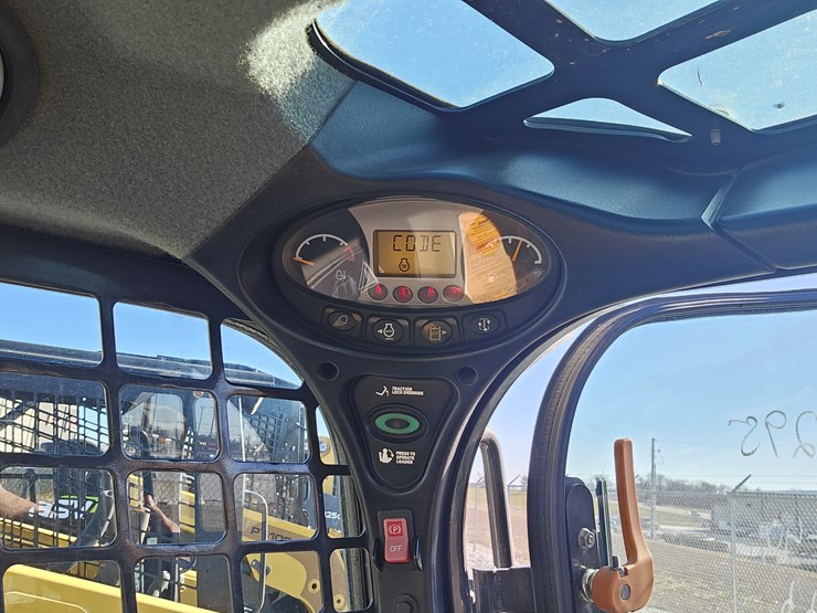 2019-bobcat-t595-image-11