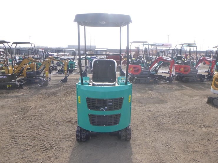 2025-agt-h15r-hydraulic-excavator-image-8