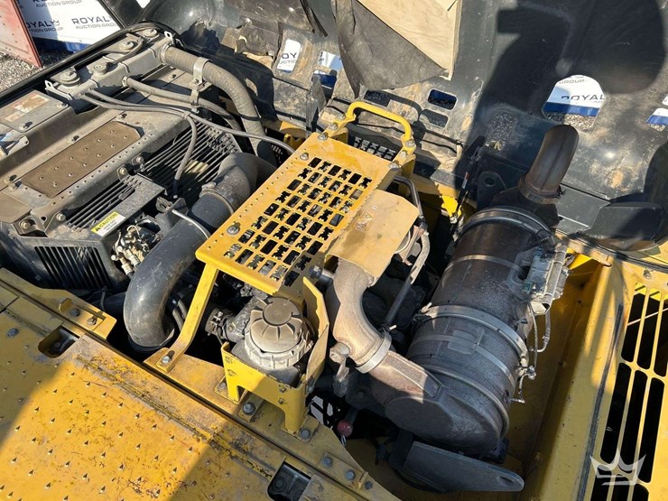 2013-komatsu-pc360-image-11