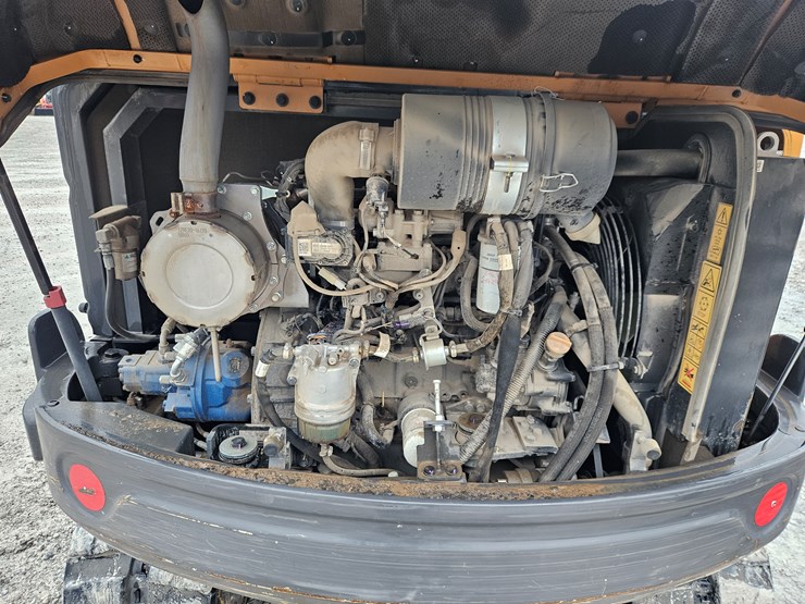 2022-case-cx57c-image-16