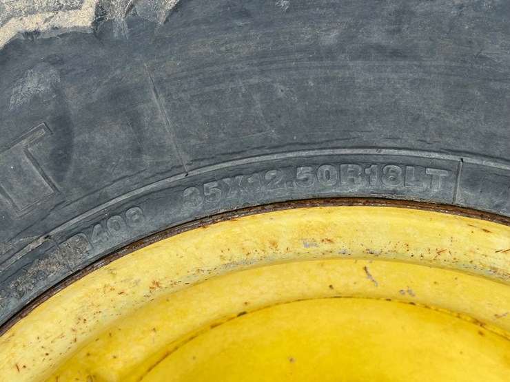 john-deere-2310-image-12