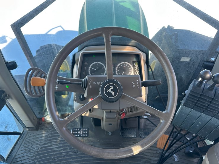 2014-john-deere-6105m-image-59