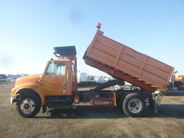 1995-international-4700-image-7