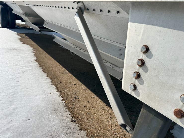 2016-timpte-hopper-bottom-image-40