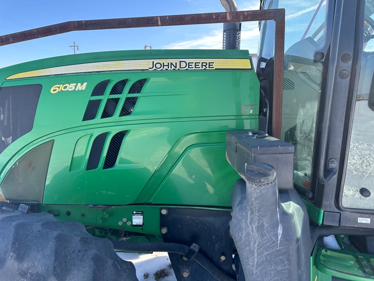 2014-john-deere-6105m-image-24