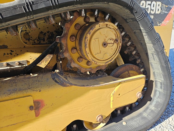 2012-caterpillar-259b3-image-21