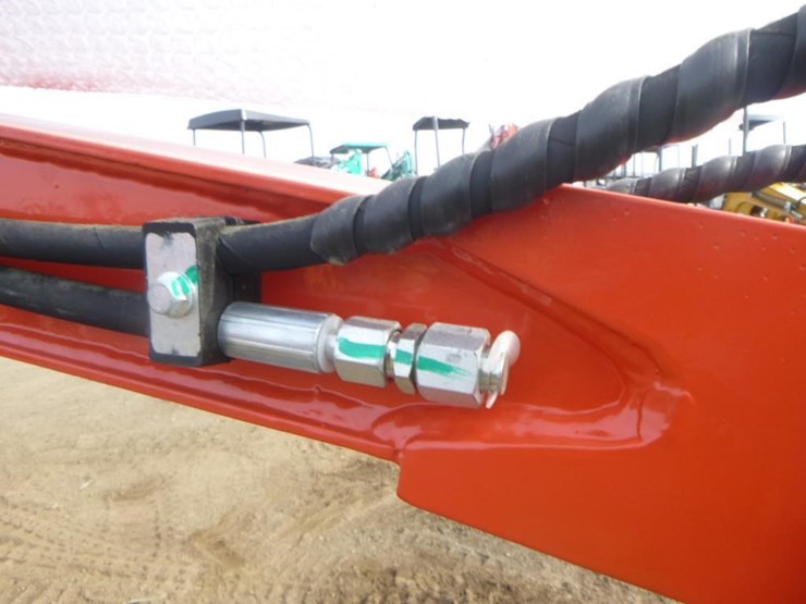 2025-agt-mx15rx-hydraulic-excavator-image-13