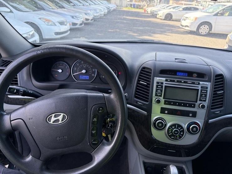 2009-hyundai-santa-fe-gls-image-14