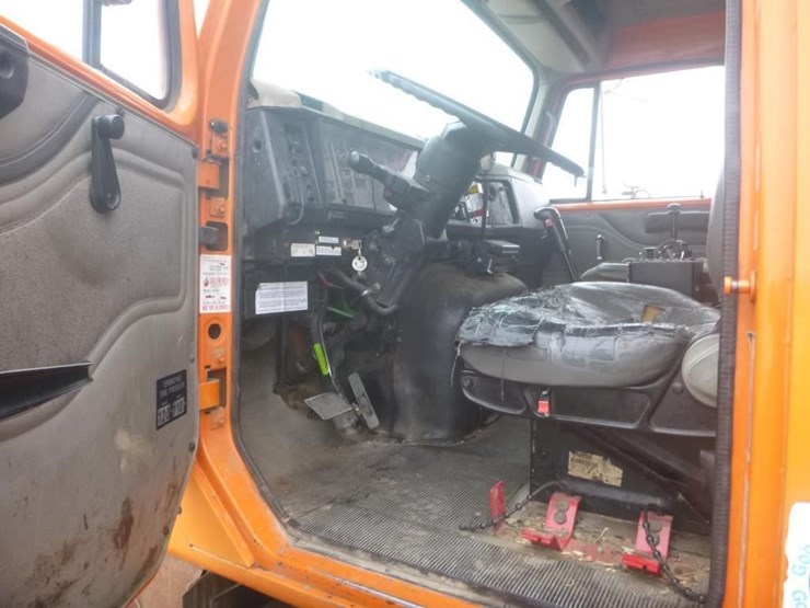 2001-international-2574-image-7