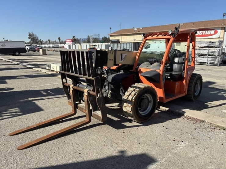 2015-jlg-g5-18a-image-1