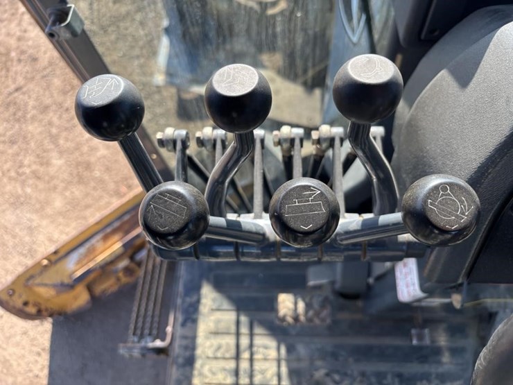 2008-deere-772d-image-43