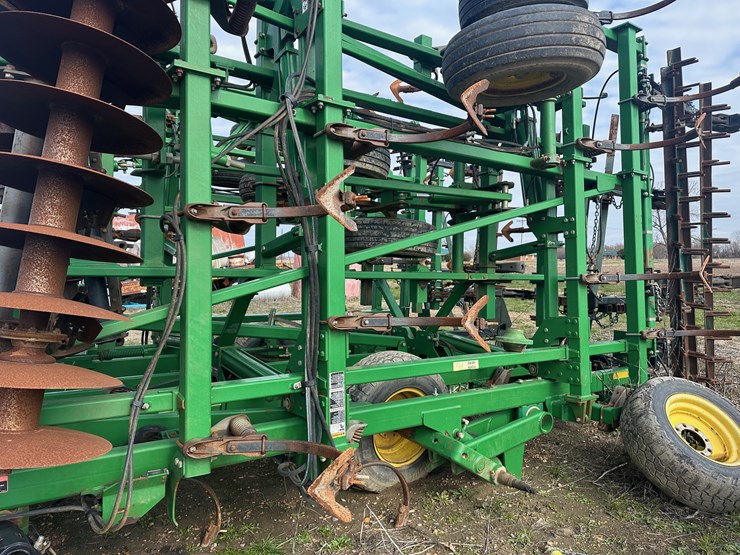 john-deere-2310-image-9