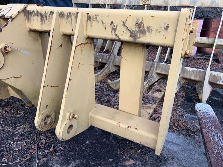 96”-wide-pallet-forks-image-3