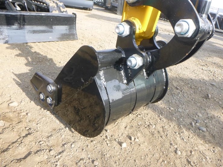 agt-h12r-hydraulic-excavator-image-10