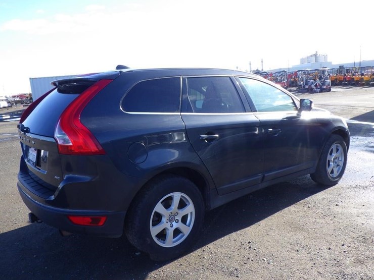 2012-volvo-xc60-image-3