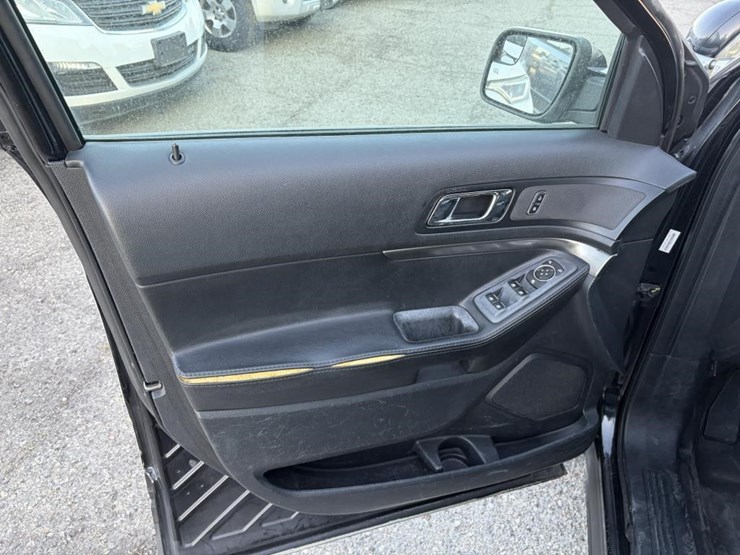 2018-ford-explorer-image-10