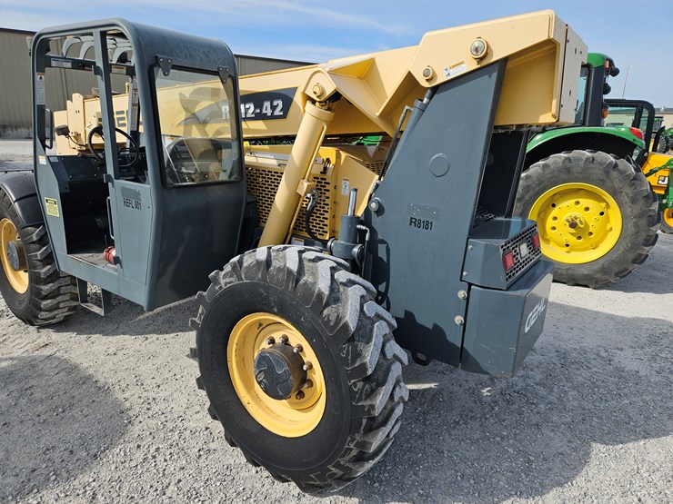 2014-gehl-rs12-42-image-13