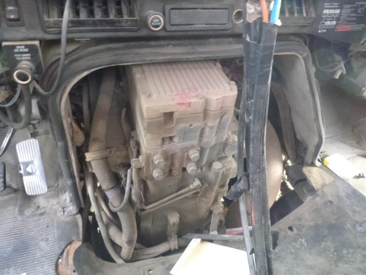 2001-international-2574-image-19