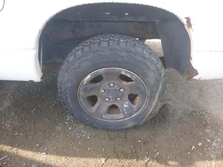 2005-dodge-1500-image-14