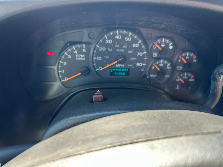 #38033-•-2006-chevrolet-32-passenger-starcraft-bus-image-23