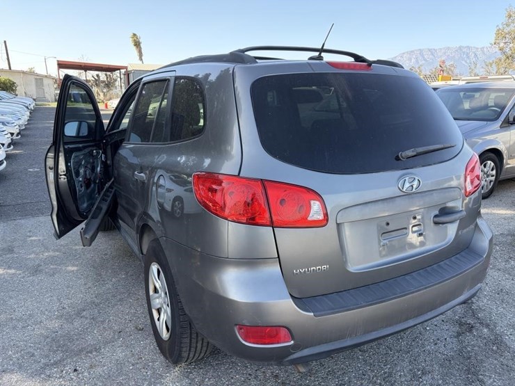 2009-hyundai-santa-fe-image-2