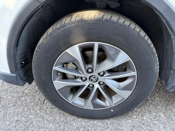 2018-toyota-rav4-image-24