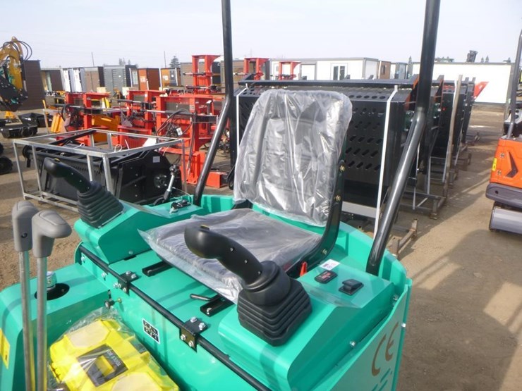 2025-agt-h15r-hydraulic-excavator-image-19