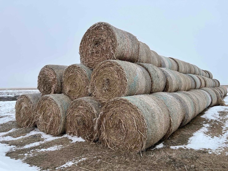 2025-john-deere-561m-image-7