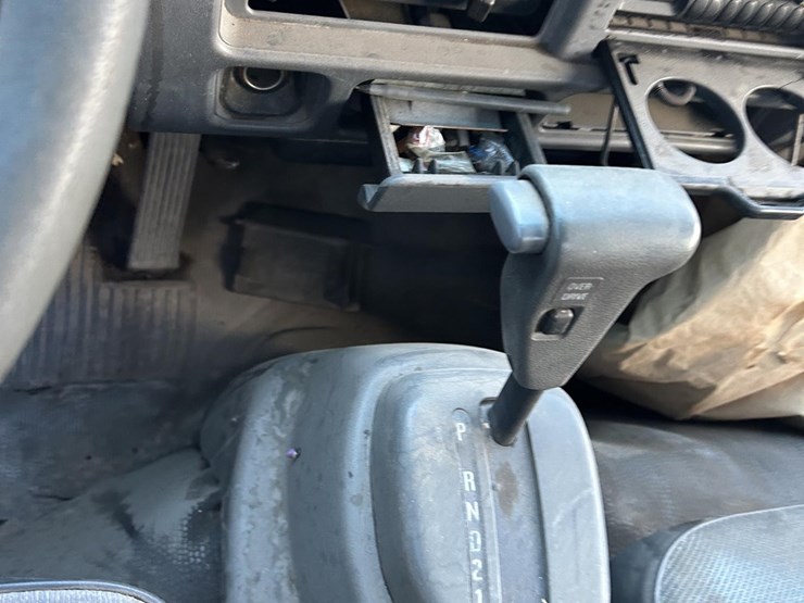 1997-isuzu-npr-image-37