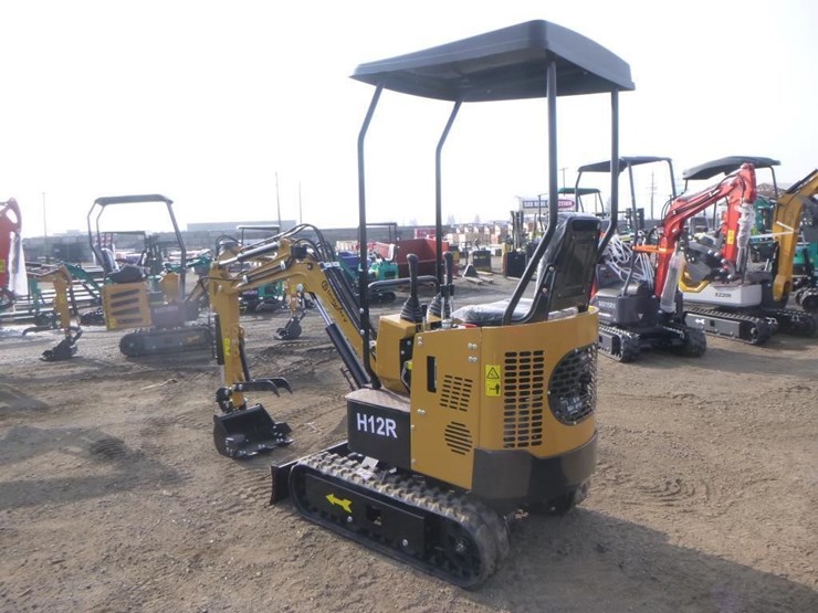 agt-h12r-hydraulic-excavator-image-4