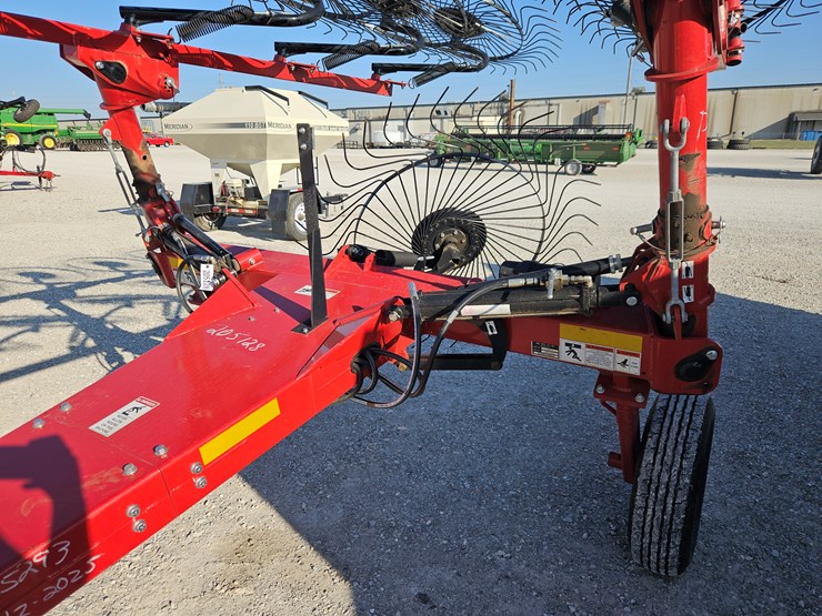 #205128-•-h-&-s-ar3212-wheel-rake-image-4