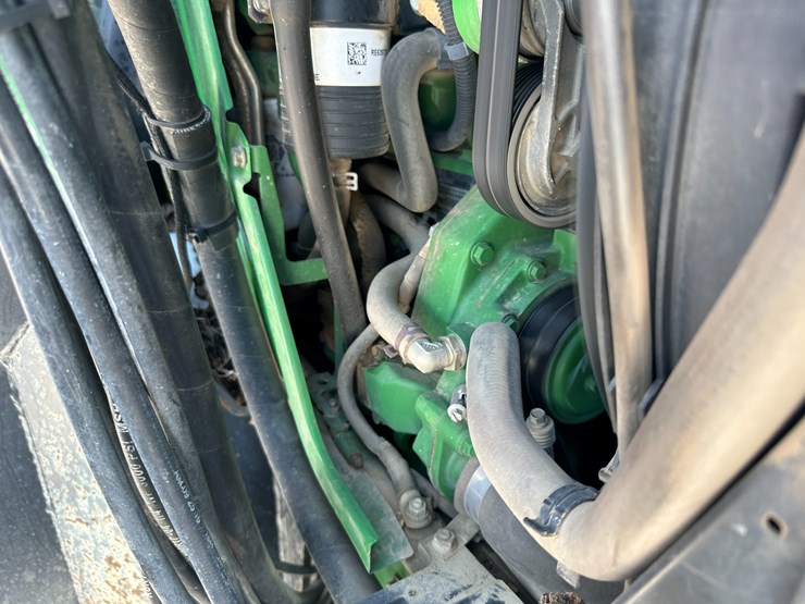 2014-john-deere-6105m-image-56