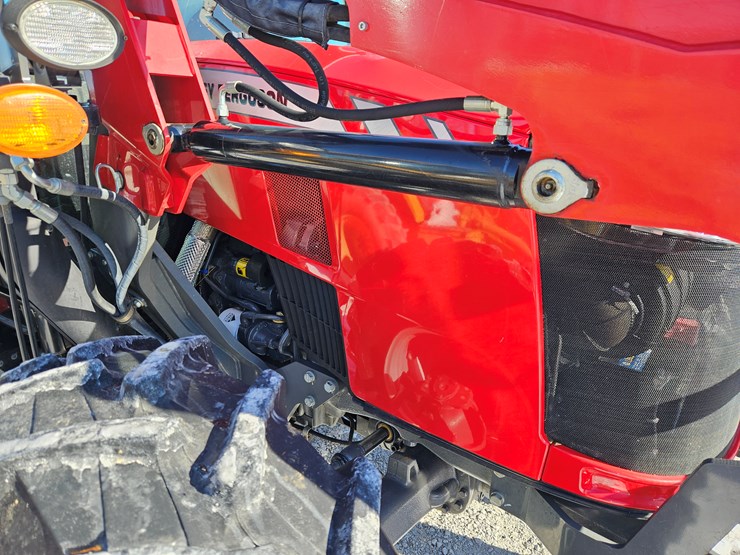 2017-massey-ferguson-4710-image-22