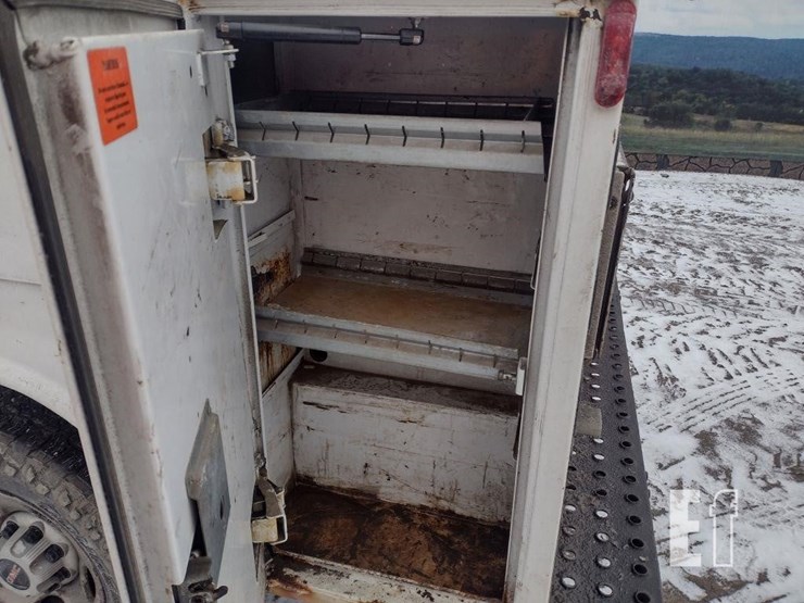 2008-gmc-3500-image-25