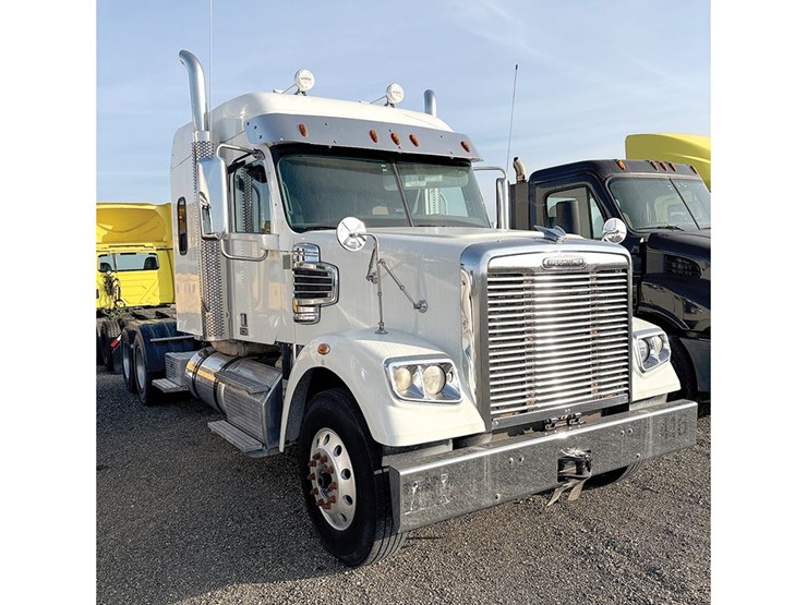 2019-freightliner-coronado-122-image-1
