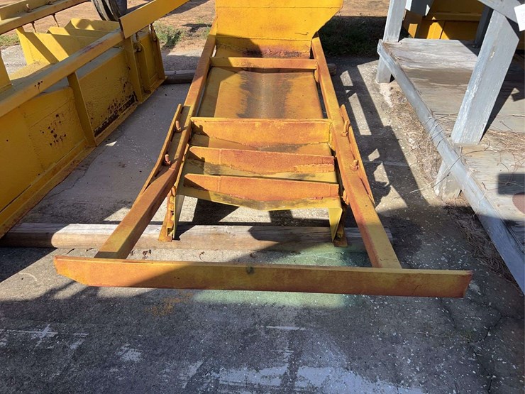 (3)-belt-elevator-funnel-bins-image-12