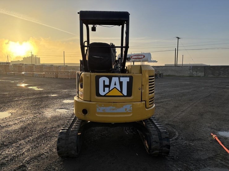 2018-caterpillar-303-image-8