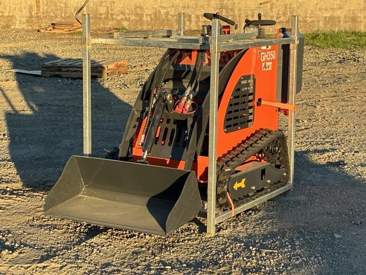 2025-aboss-gh350-skid-steer-track-loader-image-1