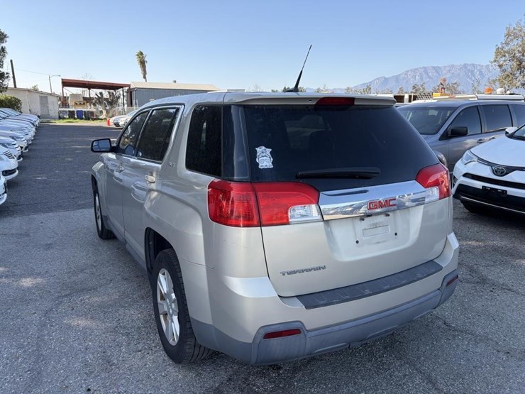 2012-gmc-terrain-sle-image-2