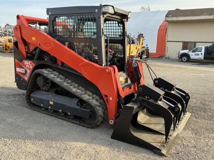 2024-kubota-svl75-3-image-2