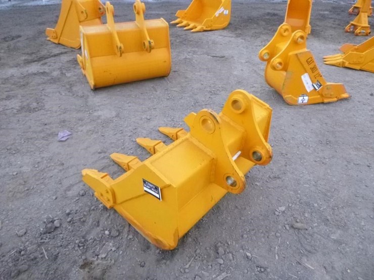 caterpillar-303-image-4