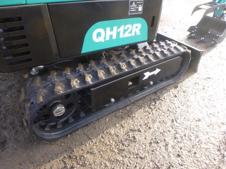 agt-qh12r-hydraulic-excavator-image-28