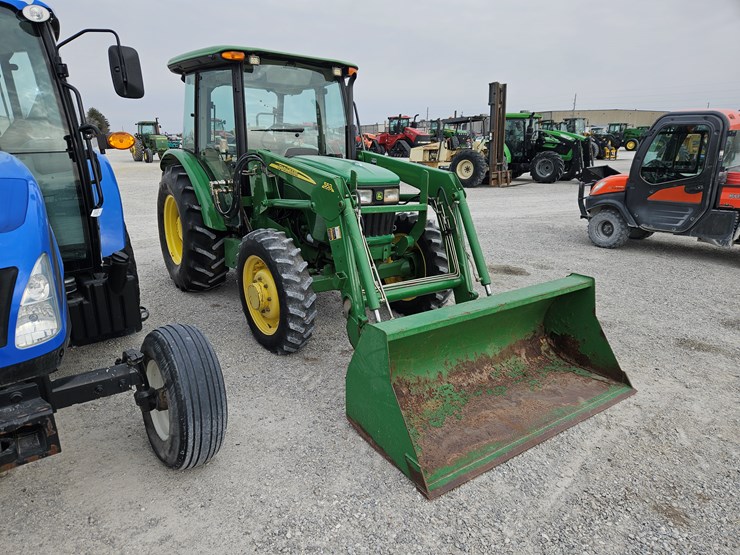 2013-john-deere-5075e-image-25