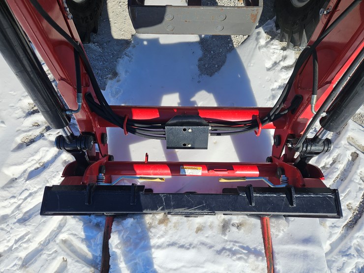 2017-massey-ferguson-4710-image-5