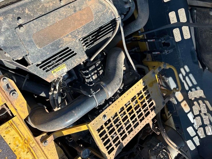 2016-komatsu-pc360lc-11-hydraulic-excavator-image-11