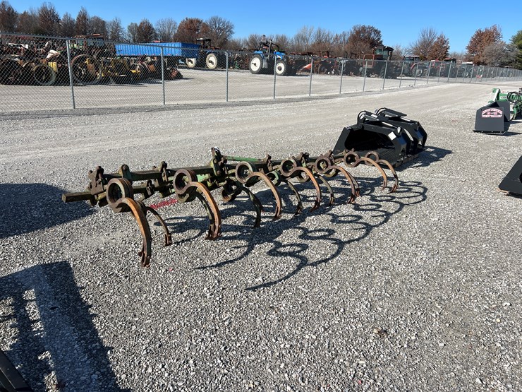 #208738-•-john-deere-chisel-rig-image-5
