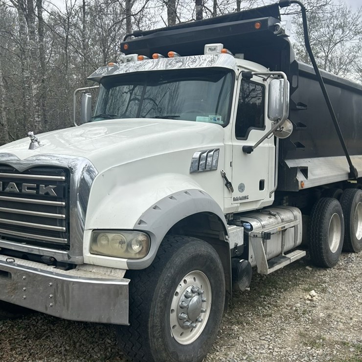 #9999991 • 2018 MACK GU713 DUMP TRUCK