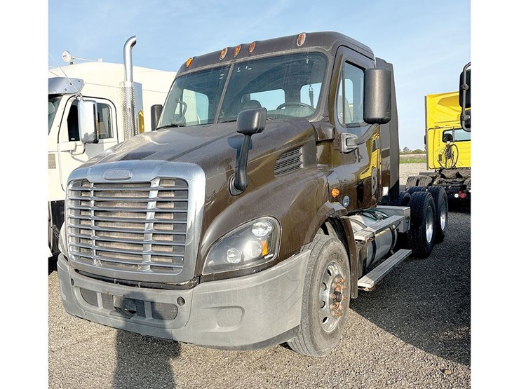 2017-freightliner-cascadia-113-image-1